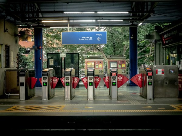 Quels sont les conseils pour une randonnée en toute sécurité dans les montagnes de l'Himalaya?