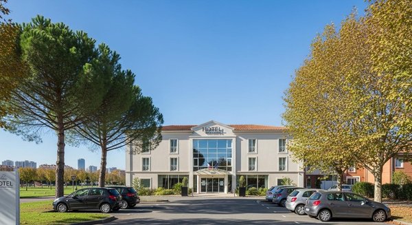 Où trouver un hôtel proche de Toulouse pour un séjour confortable et pratique ?